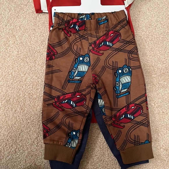 NWT 0-3mos BOY'S Carter's baby 4-pk bundle, 2 onesies/2 pants, car themed - Picture 8 of 9